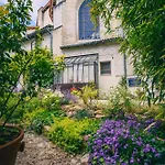 Le Prieure Sainte Croix Guest house 3*