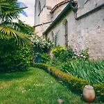 Le Prieure Sainte Croix 3* Loudun