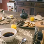 Guest house Le Prieure Sainte Croix 3*