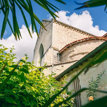 Le Prieure Sainte Croix בית הארחה