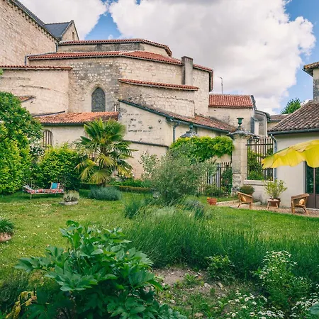 Pensjonat Le Prieure Sainte Croix 3*