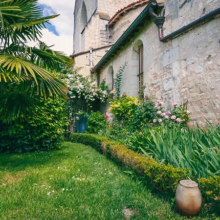 Le Prieure Sainte Croix 3* Loudun