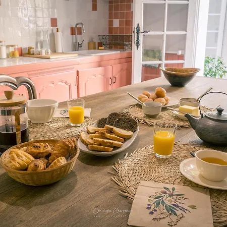 Le Prieure Sainte Croix Pensjonat