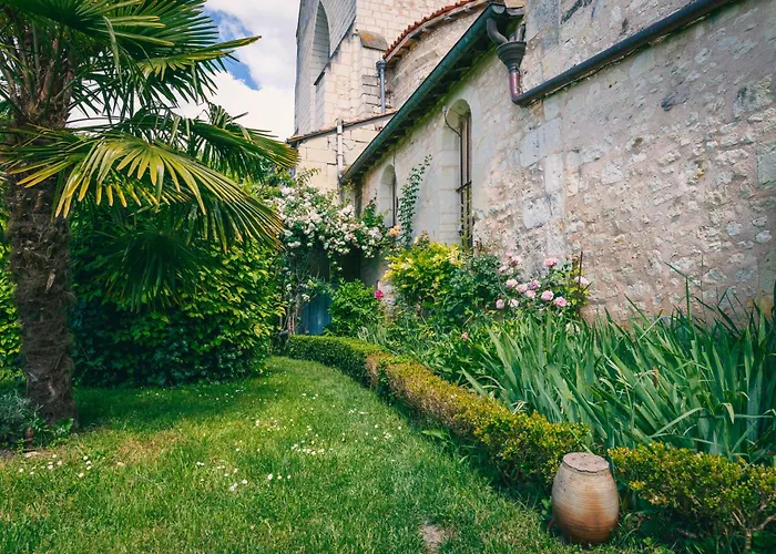 Le Prieure Sainte Croix 3* לודה